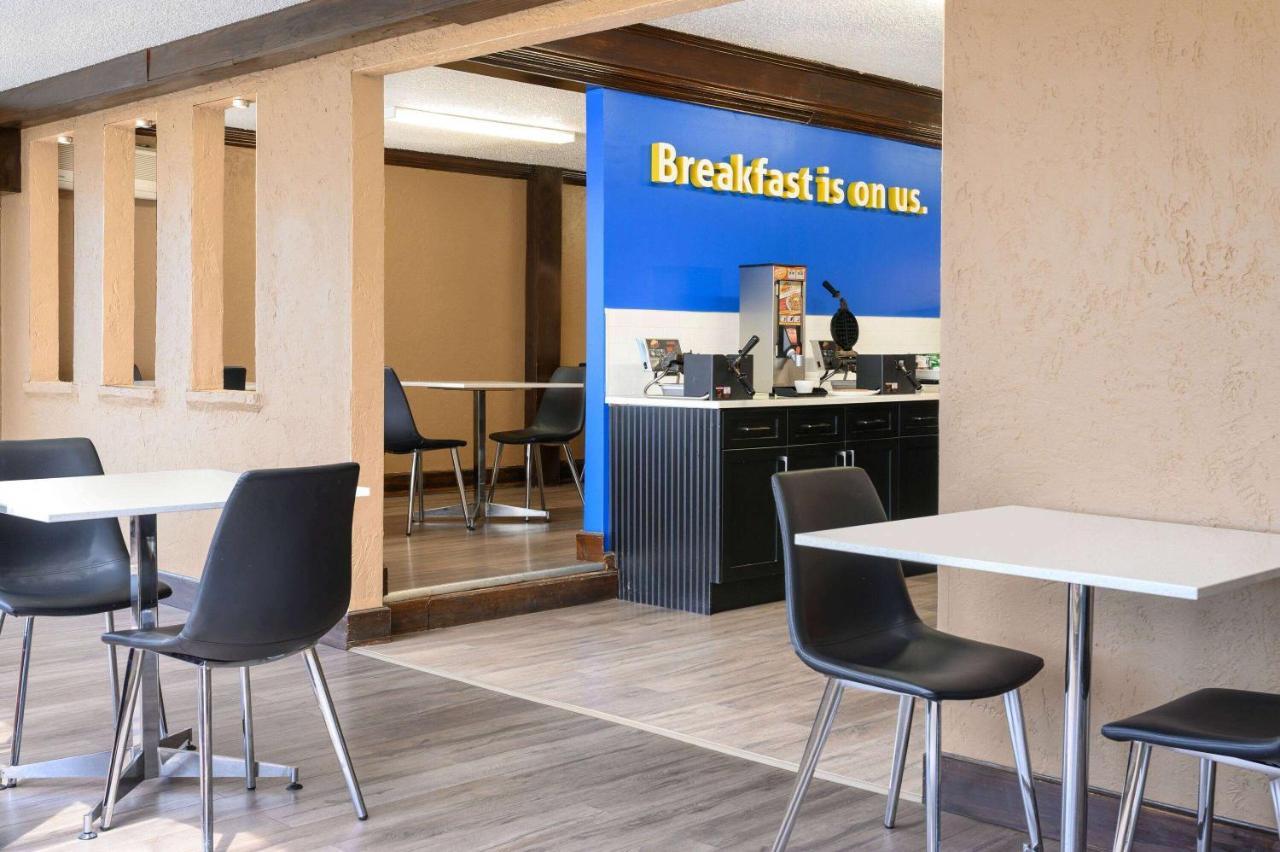 Days Inn By Wyndham Φρεντέρικτον Εξωτερικό φωτογραφία