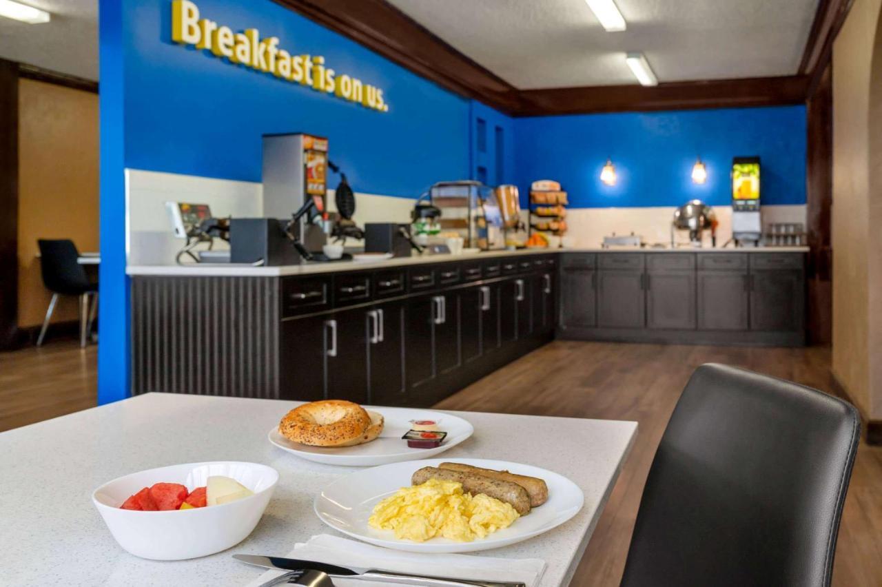 Days Inn By Wyndham Φρεντέρικτον Εξωτερικό φωτογραφία